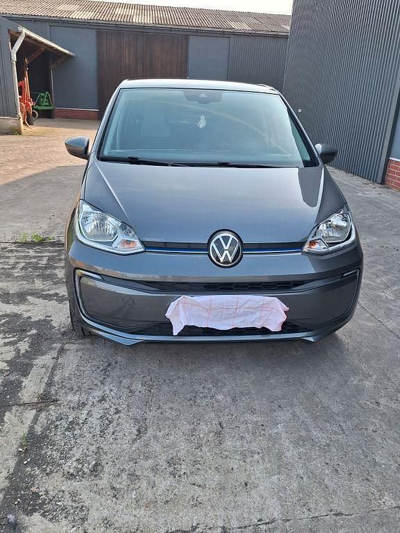 Grau Gebraucht 2023 VW e-up! Kleinwagen | 19.500 € (Etwas zu teuer) - Bild 1/4
