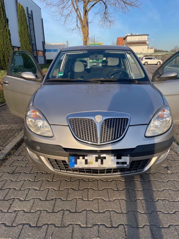 Silber Gebraucht 2004 Lancia Ypsilon Kleinwagen | 699 € (Fairer Preis) - Bild 1/4