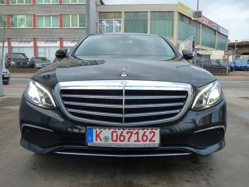 Gebraucht Mercedes E350 258 PS (189 kW) 2016 Schwarz Limousine