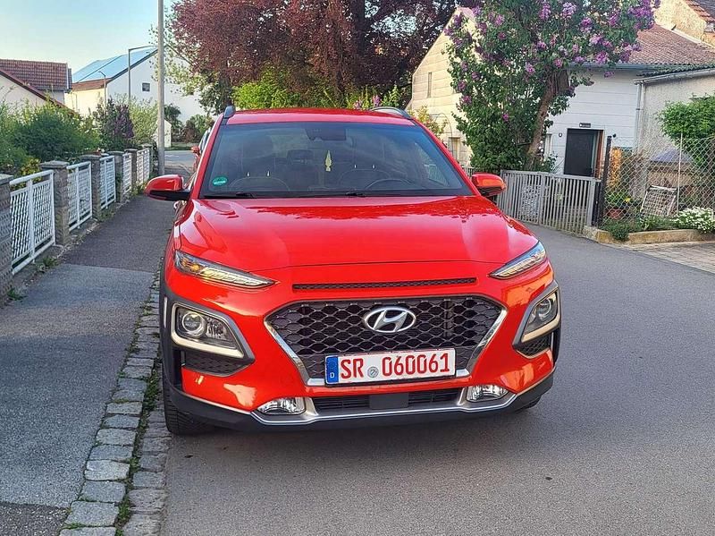 Gebraucht Hyundai Kona Style 136 PS (100 kW) 2019 Tangerine comet SUV