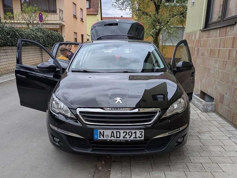 Gebraucht Peugeot 308 131 PS (96 kW) 2016 Schwarz Limousine