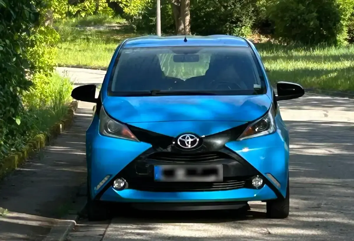 Gebraucht Toyota Aygo 69 PS (50 kW) 2015 Blau Kleinwagen
