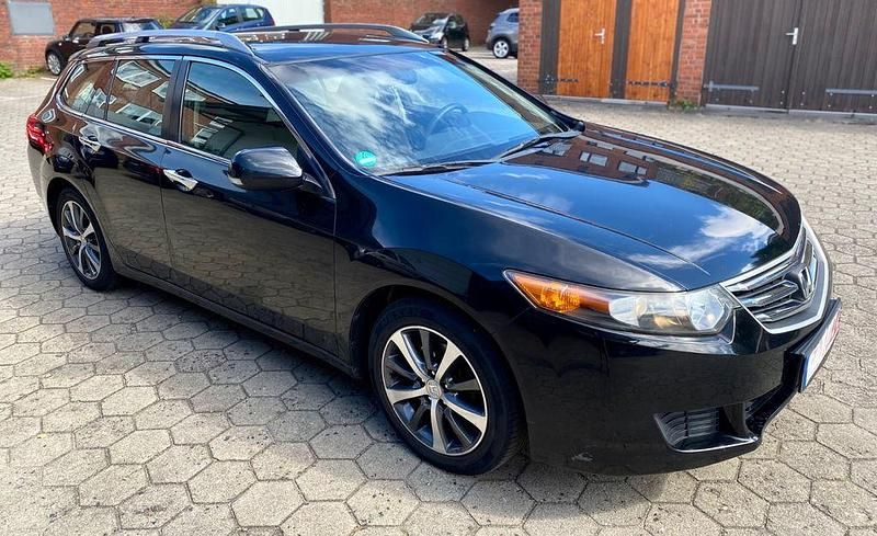 Schwarz Gebraucht 2011 Honda Accord Comfort Limousine | 3.990 € (Superpreis) - Bild 1/4