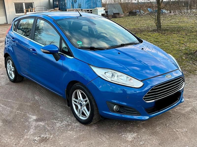 Gebraucht Ford Fiesta 95 PS (69 kW) 2013 Blau Kleinwagen