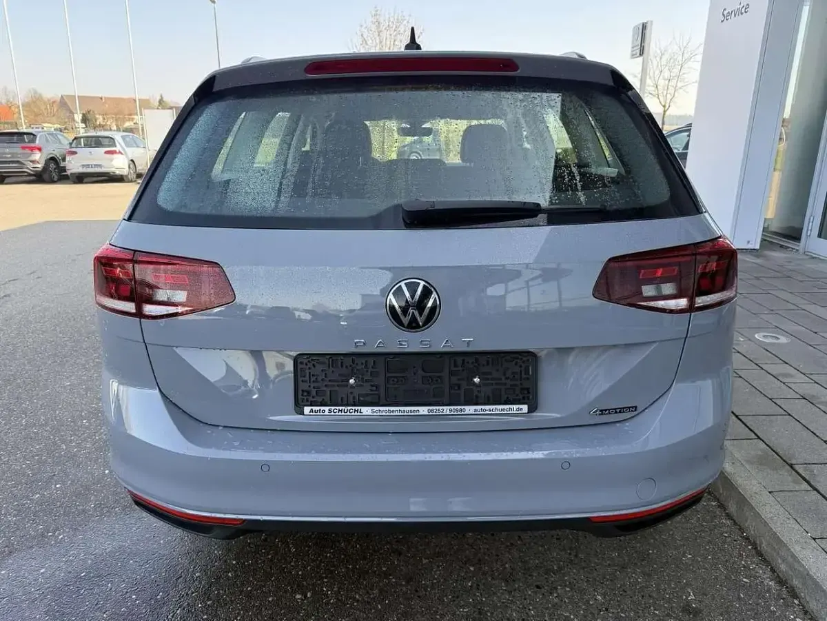 Gebraucht VW Passat Business 200 PS (147 kW) 2022 Grau Kombi