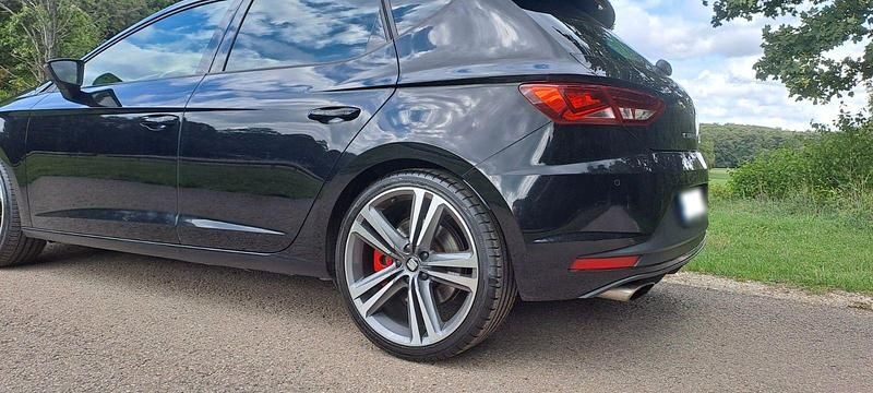 Second-hand Seat Leon CUPRA 280 CP (205 kW) 2015 Negru Berlinǎ