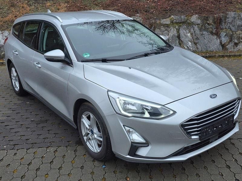 Silber Gebraucht 2019 Ford Focus Kombi | 7.999 € (Superpreis) - Bild 1/4