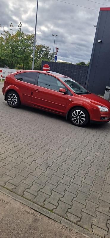 Gebraucht Ford Focus 101 PS (74 kW) 2007 Rot Coupé