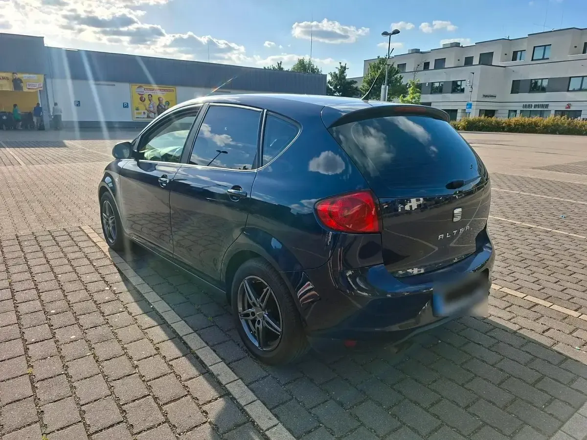 Gebraucht Seat Altea 125 PS (91 kW) 2012 Blau Limousine