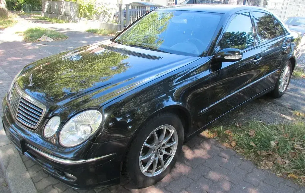 Gebraucht Mercedes E320 Avantgarde 224 PS (164 kW) 2004 Schwarz Limousine