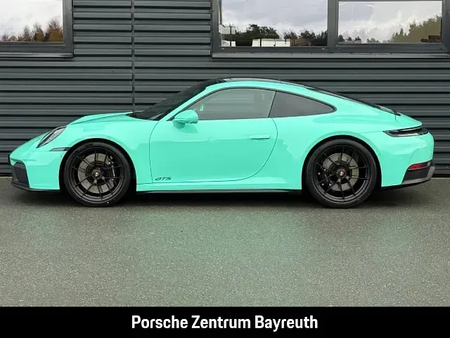 Gebraucht Porsche 911 Carrera 4 GTS 541 PS (397 kW) 2026 Hellgruen Coupé