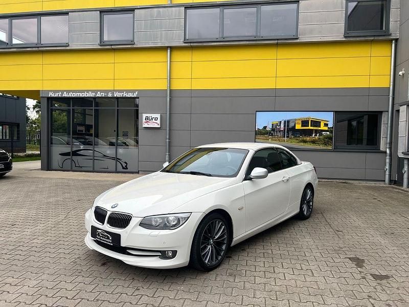 Weiß Gebraucht 2013 BMW 330 Cabriolet Comfort Edition Cabrio | 17.990 € (Fairer Preis) - Bild 1/4