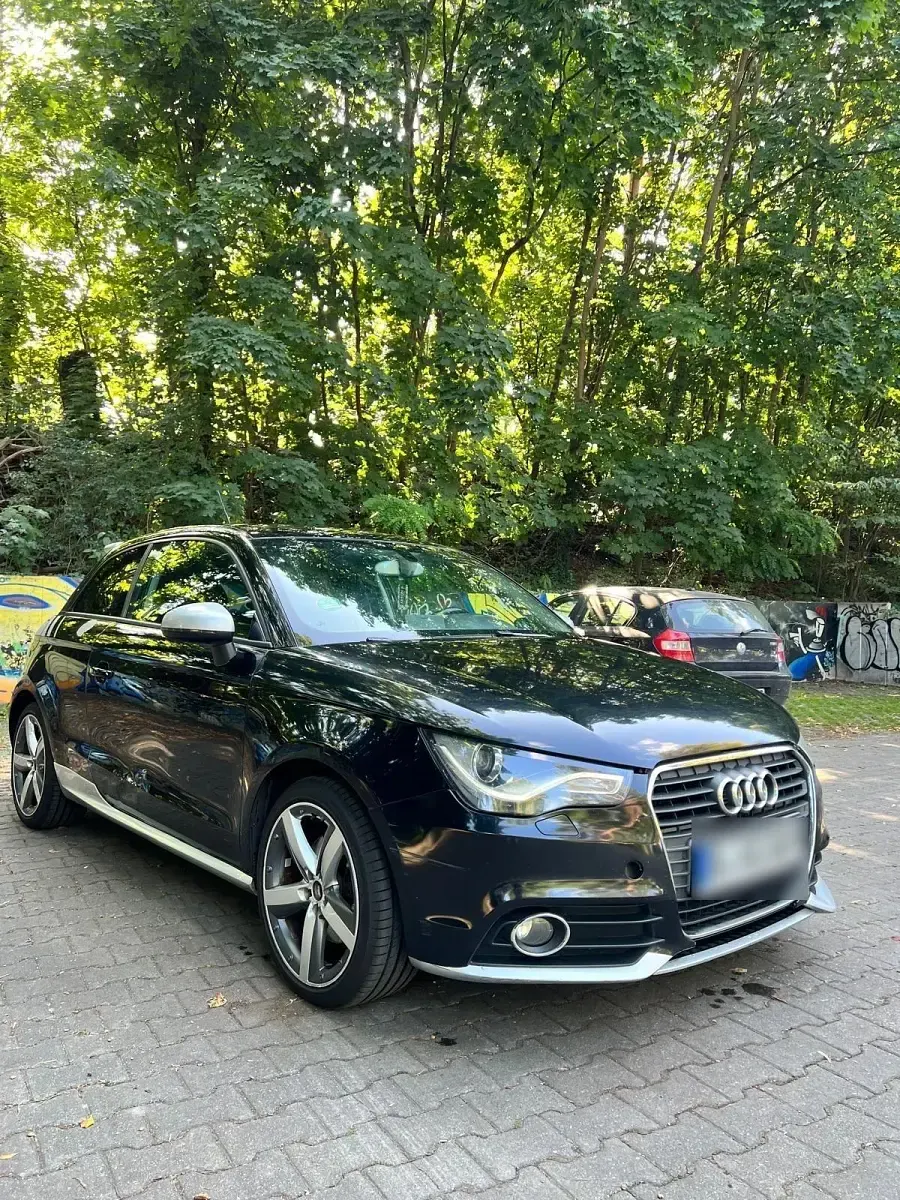 Gebraucht Audi 200 122 PS (89 kW) 2012 Schwarz Coupé