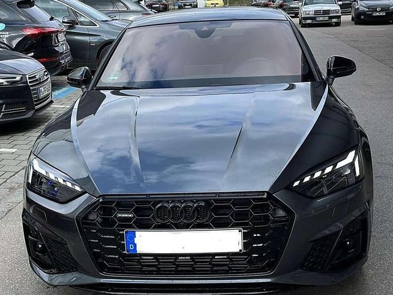 Grau Gebraucht 2024 Audi A5 Sportback Competition Coupé | 49.000 € (Fairer Preis) - Bild 1/4