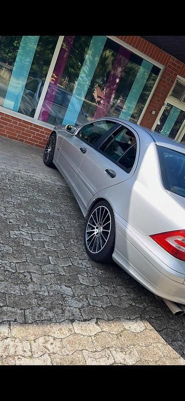 Silber Gebraucht 2005 Mercedes C180 Limousine | 1.500 € (Superpreis) - Bild 1/1