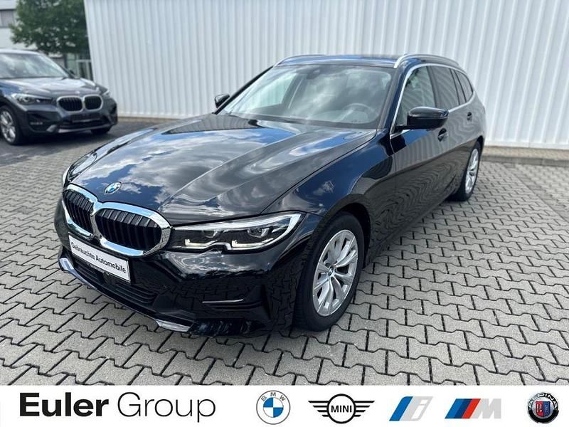 Schwarz Gebraucht 2022 BMW 320 Sport Line Kombi | 31.488 € (Fairer Preis) - Bild 1/4