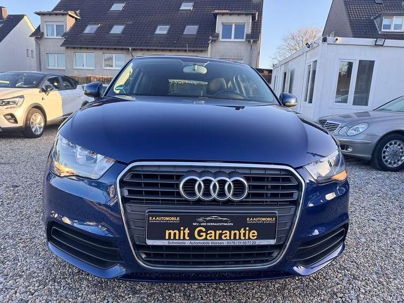 Gebraucht Audi A1 Attraction 122 PS (89 kW) 2011 Blau Kleinwagen