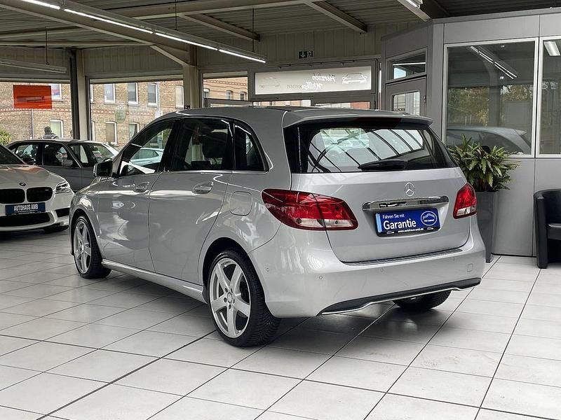 Gebraucht Mercedes B180 109 PS (80 kW) 2015 Polarsilber Van / Kleinbus