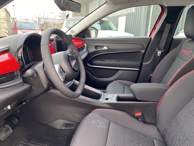 Gebraucht Fiat 600E Red 114 kW (156 PS) 2024 Rot SUV