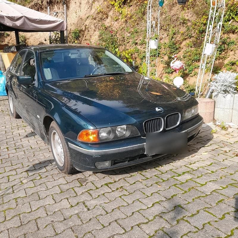 Grün Gebraucht 1996 BMW 520 Limousine | 950 € (Superpreis) - Bild 1/4