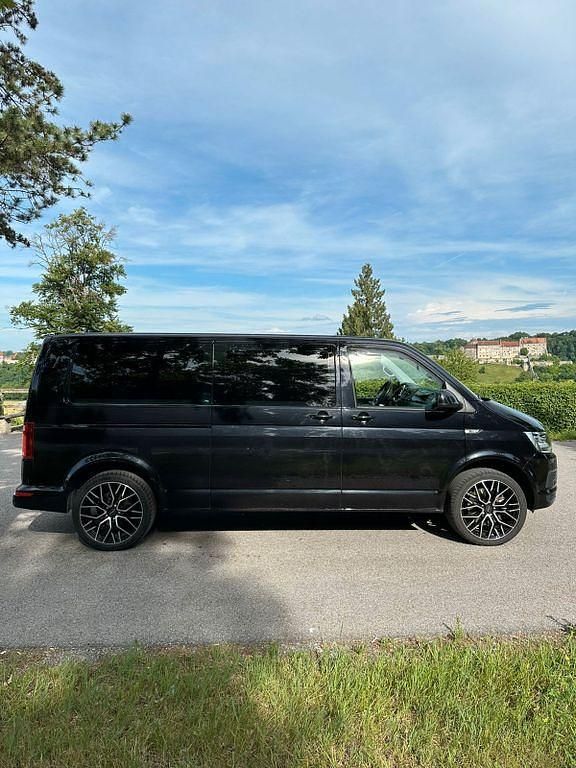 Schwarz Gebraucht 2018 VW Multivan Van | 37.500 € (Fairer Preis) - Bild 1/4