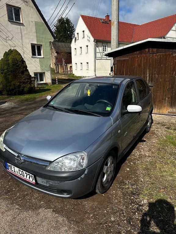 Second-hand Opel Corsa Njoy 75 CP (55 kW) 2003 Argintiu Hatchback