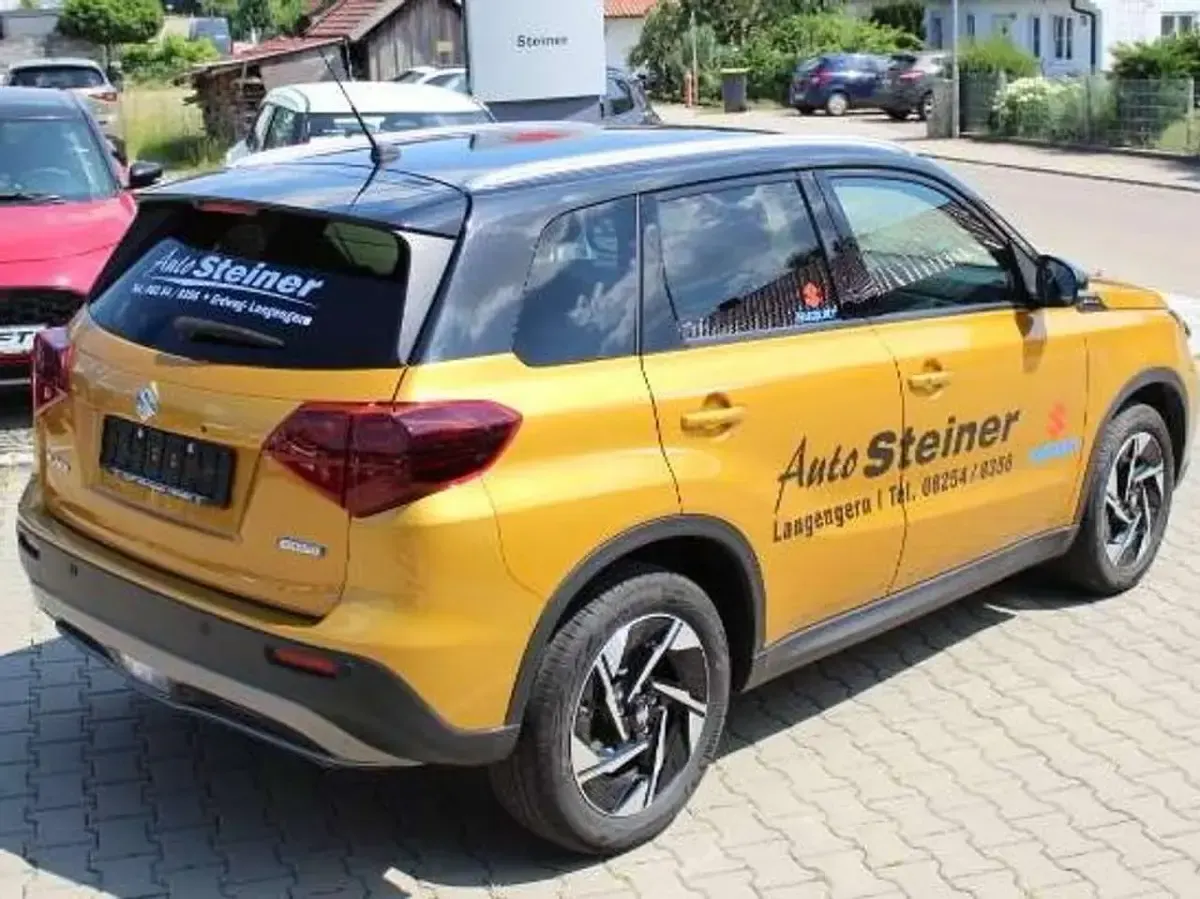 Gebraucht Suzuki Vitara Comfort+ 129 PS (94 kW) 2026 Solar yellow/cosmic black SUV