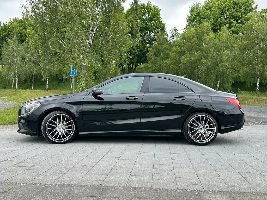 Gebraucht Mercedes CLA220 Urban 177 PS (130 kW) 2015 Schwarz Limousine