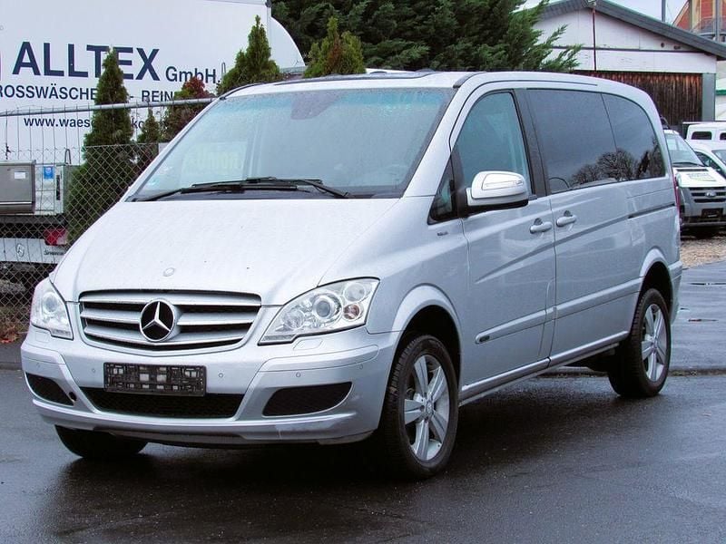 Brillantsilber Gebraucht 2011 Mercedes Viano Van / Kleinbus | 12.900 € (Superpreis) - Bild 1/4