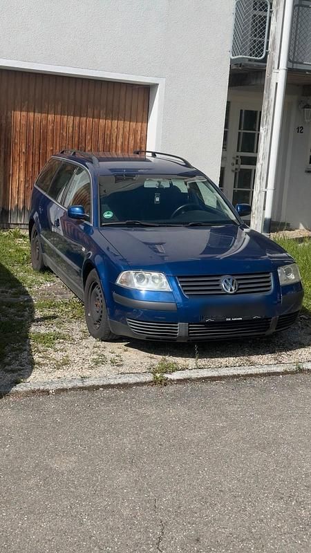 Blau Gebraucht 2001 VW Passat Kombi | 380 € (Superpreis) - Bild 1/4