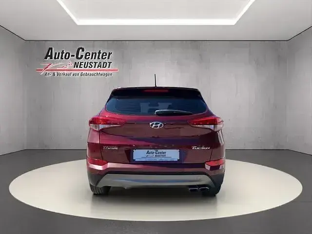 Gebraucht Hyundai Tucson Trend 177 PS (130 kW) 2016 Rot SUV
