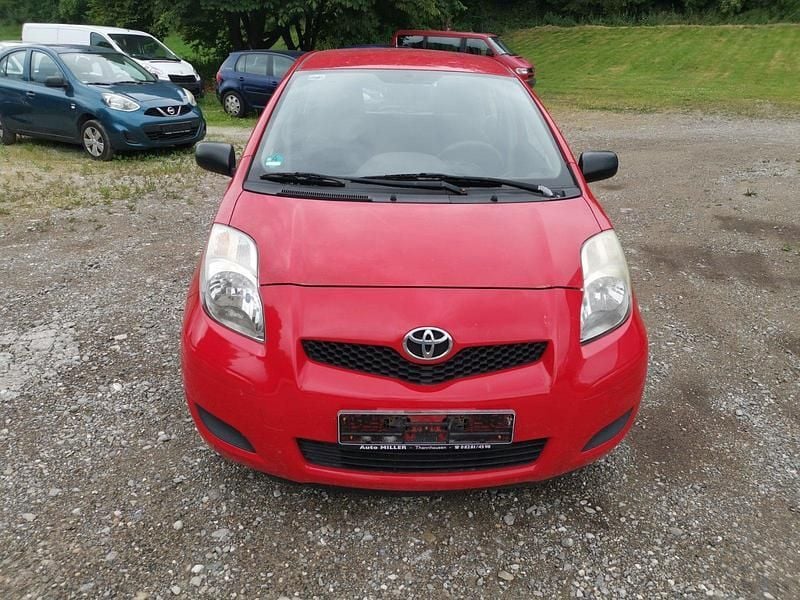 Rot Gebraucht 2009 Toyota Yaris Kleinwagen | 1.400 € (Superpreis) - Bild 1/4