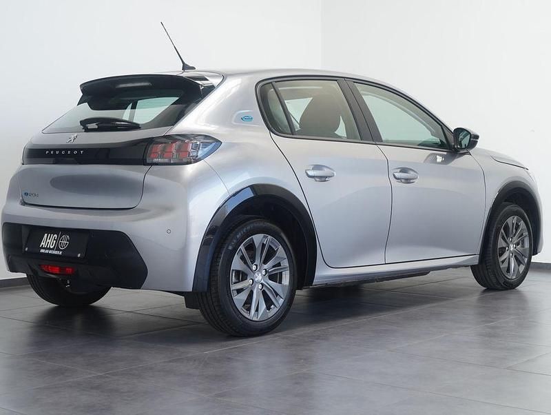 Gebraucht Peugeot e-208 Active 100 kW (136 PS) 2022 Grau Kleinwagen