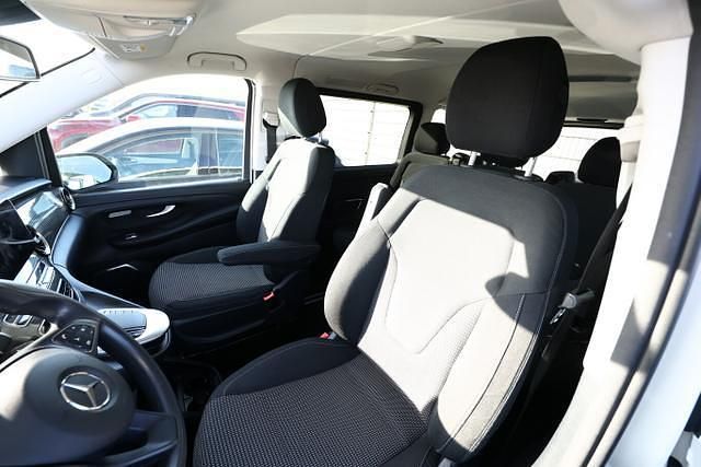 Gebraucht Mercedes V220 163 PS (119 kW) 2021 Kieselgrau kieselgrau Van / Kleinbus