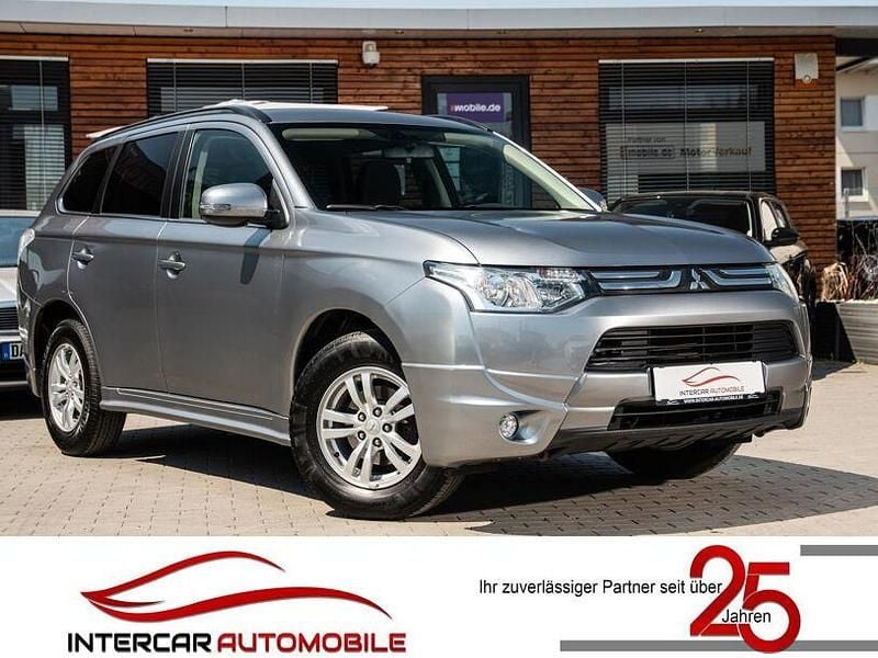 Platinumgrau (m) Gebraucht 2013 Mitsubishi Outlander Invite SUV | 8.590 € (Fairer Preis) - Bild 1/4