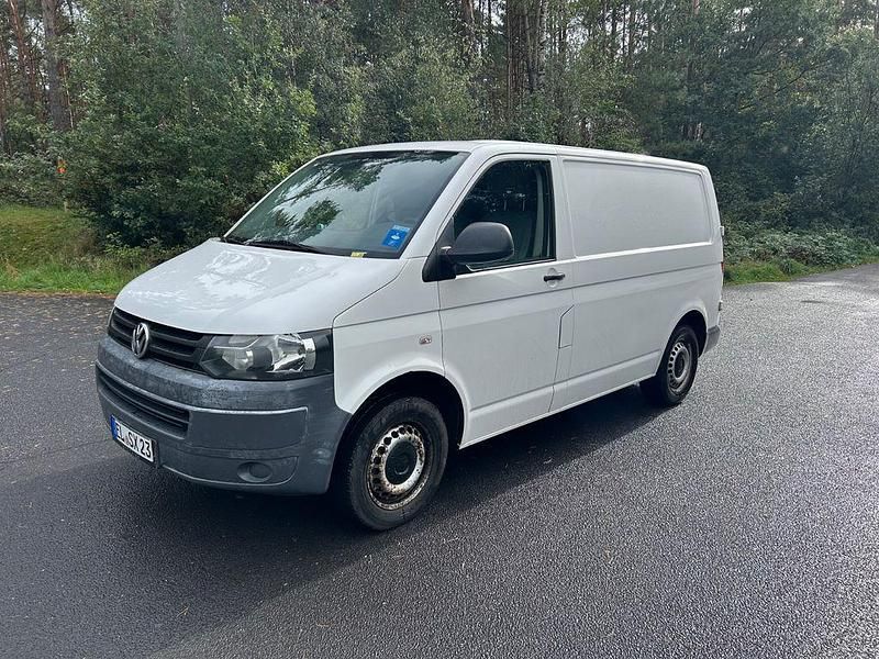 Weiß Gebraucht 2012 VW T5 Van | 10.900 € - Bild 1/4
