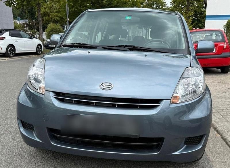 Grau Gebraucht 2011 Daihatsu Sirion Kleinwagen | 4.300 € (Guter Preis) - Bild 1/4