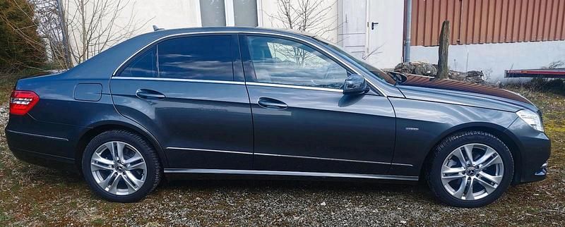 Gebraucht Mercedes E200 184 PS (135 kW) 2012 Grau Limousine