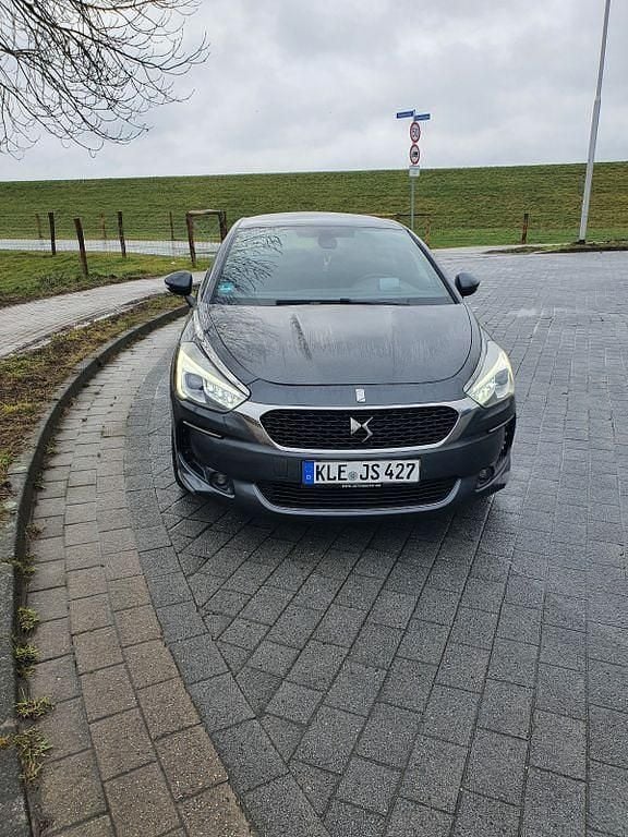 Gebraucht Citroën DS5 Chic 181 PS (133 kW) 2015 Grau Kleinwagen