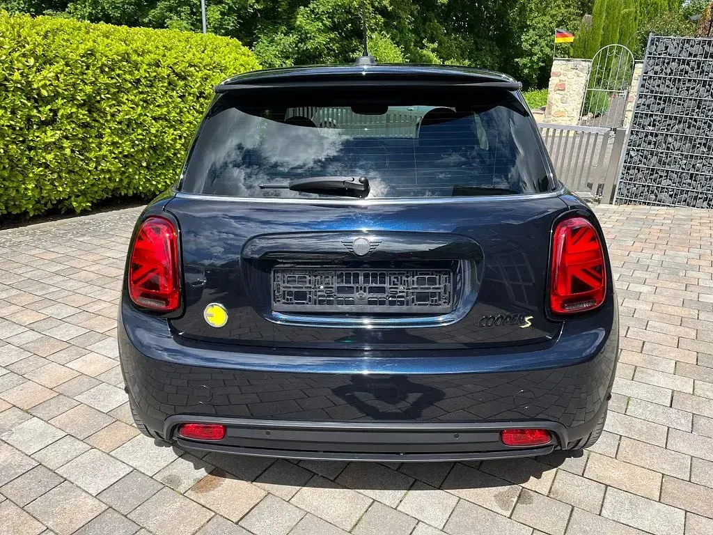 Gebraucht Mini Cooper SE 135 kW (184 PS) 2023 Schwarz Kleinwagen
