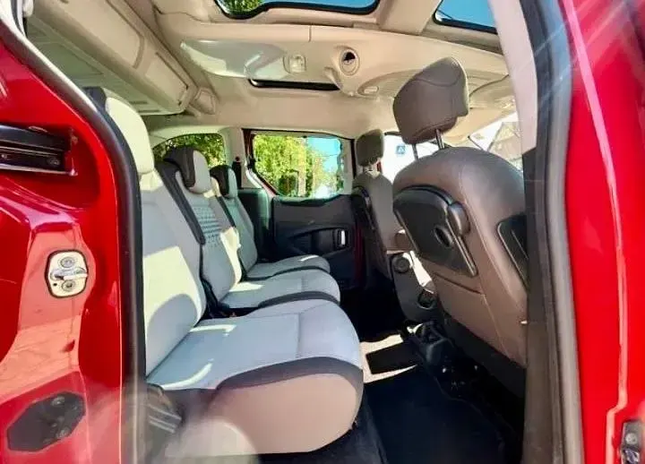 Gebraucht Citroën Berlingo SELECTION 92 PS (67 kW) 2014 Rot Van / Kleinbus