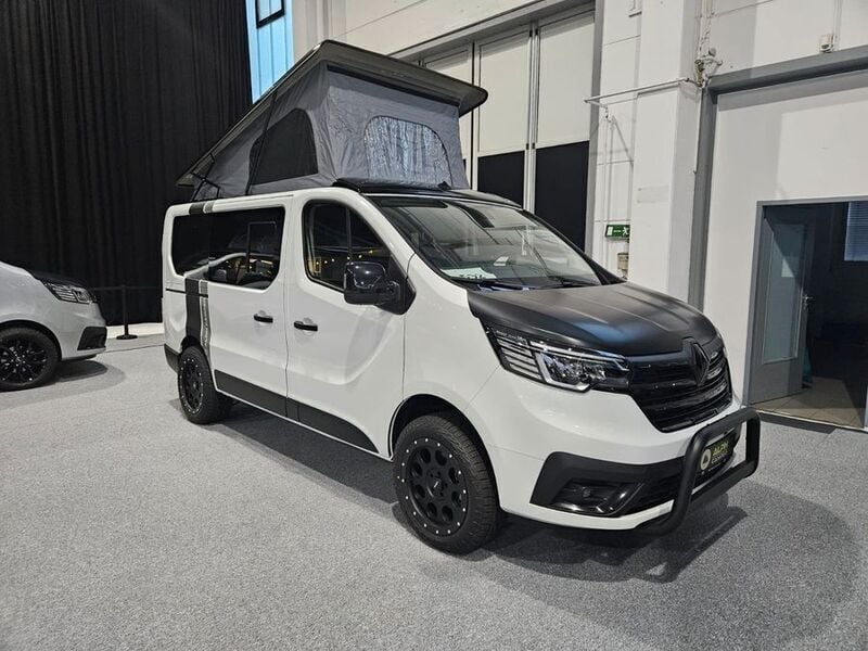 Weiß Gebraucht 2023 Renault Trafic Van | 44.999 € - Bild 1/4