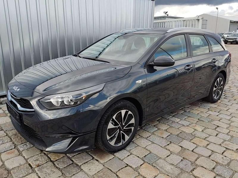 Pentagrau metallic Neu 2025 Kia Ceed Sportswagon Kombi | 25.100 € (Guter Preis) - Bild 1/4
