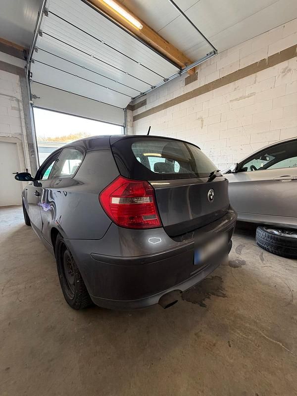 Gebraucht BMW 118 2007 Grau Kleinwagen