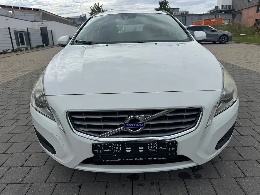 Gebraucht Volvo V60 Kinetic 150 PS (110 kW) 2011 Weiß Kombi