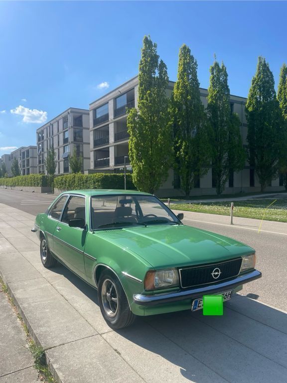 Grün Gebraucht 1977 Opel Ascona Coupé | 10.900 € - Bild 1/4