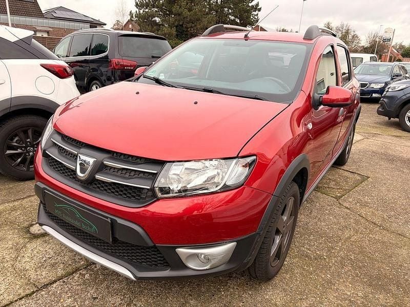 Rot Gebraucht 2015 Dacia Sandero Prestige SUV | 7.590 € (Guter Preis) - Bild 1/4