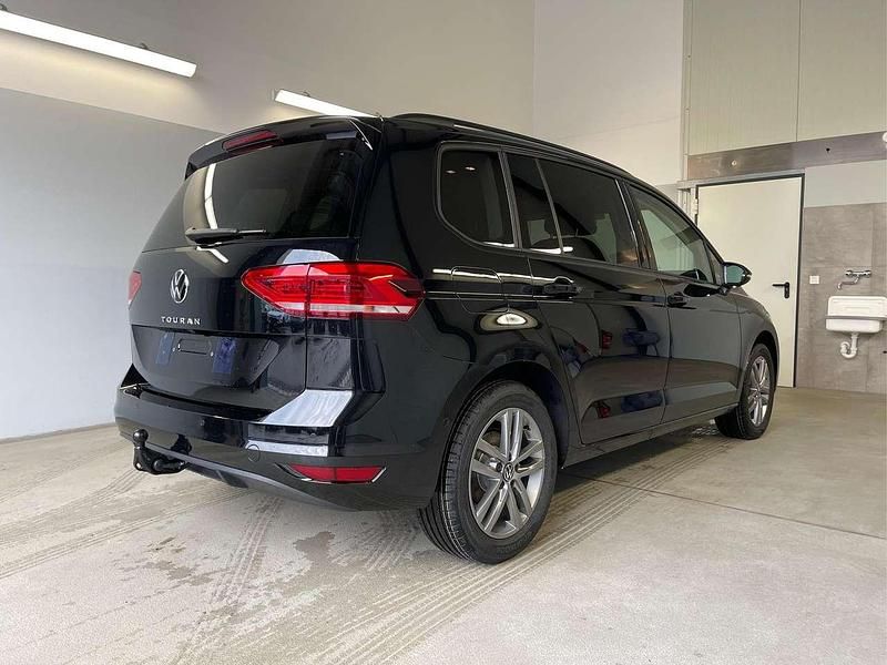 Neu VW Touran Comfortline 150 PS (110 kW) 2025 [0e0e] grenadillschwa... Van / Kleinbus