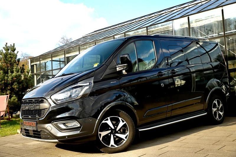 Gebraucht Ford Tourneo 185 PS (136 kW) 2021 Schwarz Kombi