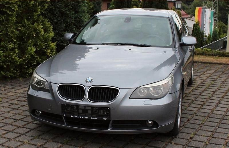 Silber Gebraucht 2003 BMW 520 Limousine | 4.500 € (Fairer Preis) - Bild 1/4